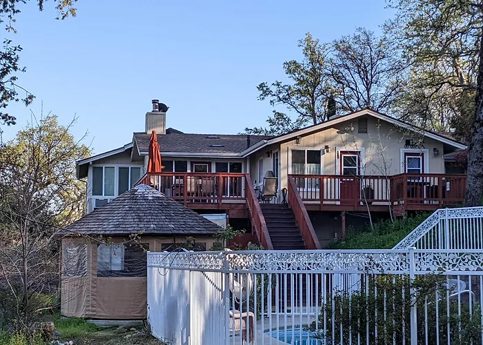 A Bed Of Roses Bed & Breakfast Yosemite Forks